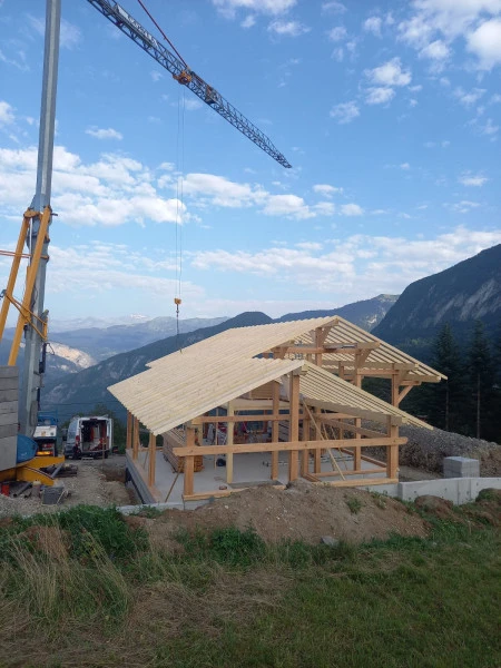 Chalet poteaux poutre en douglas